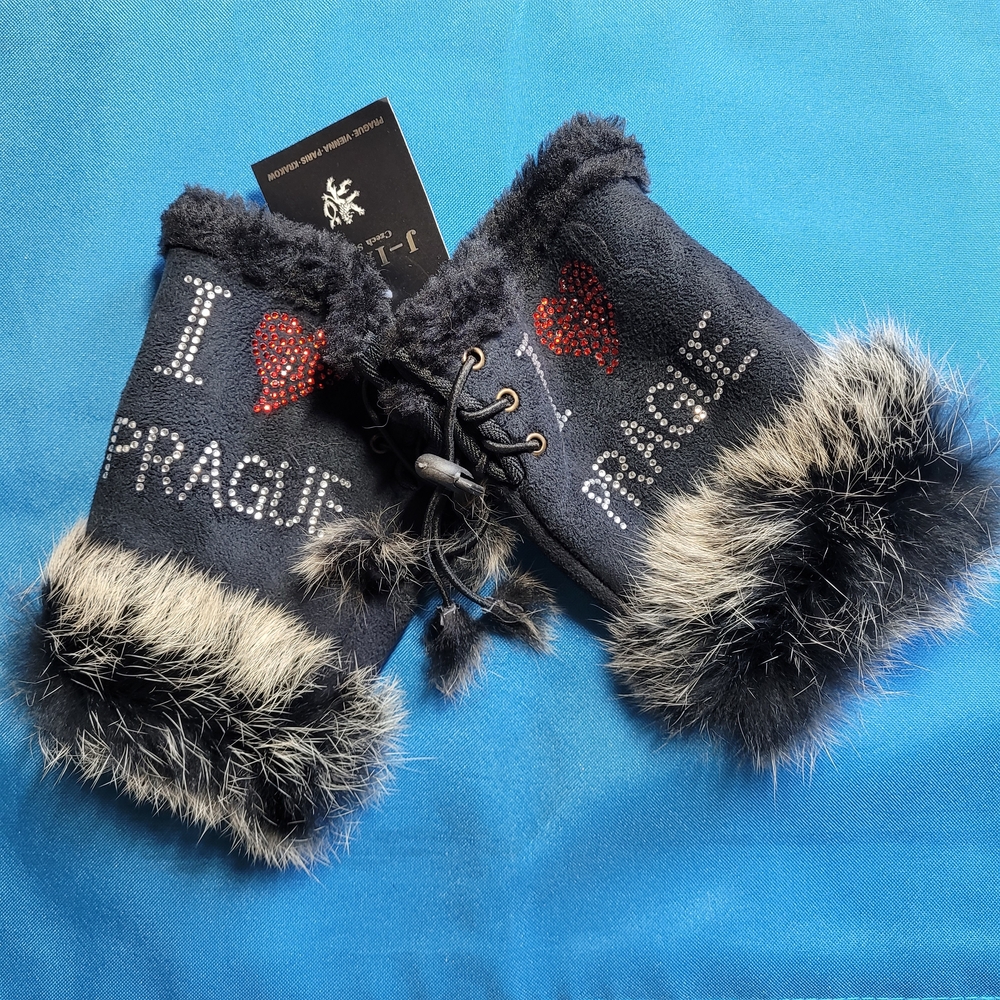 NWT "I Love Prague" Fingerless Fur Gloves